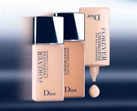 dior sur fond noir|fondotinta dior.